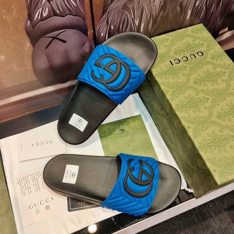 G*u*i slippers